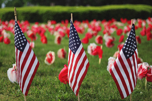 memorial day cemetary flags